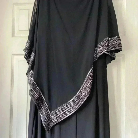 SLNY Black Overlay Style Metallic-Trim Capelet Sheath Maxi Dress16 - Picture 9 of 12